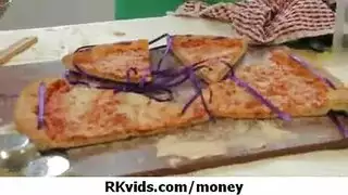 متعة مستوردة: رجال أجانب يضربون نساء عربيات