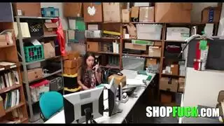 فانتازيا سينسي إباحية عدوانية