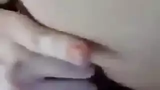 فتاة محجبة مثيرة تتوسل لجلسة جماع جماعي عنيف