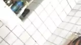 الراقص يكشف عضوه قبل ممارسة جنس عنيف