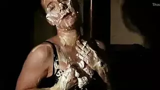 شهوة كاميرا ويب عالمية تتطور إلى فعل غرفة نوم صريح