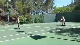 شرج مراهقات مفتوح بالكاد قانوني: نسخة المراهقات