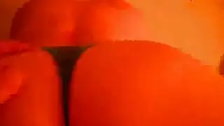 حفلة سكس بناتية – مقص عنيف وعمل أصابع