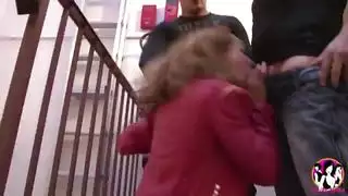 فتاة عربية ملتهبة تُمارس الجنس على وجهها وتُملأ بالسائل المنوي بلا رحمة