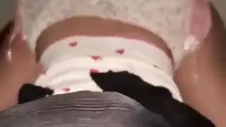 إباحية محجبة بمفردها: اهتمام فاحش بمؤخرتها العربية الكبيرة