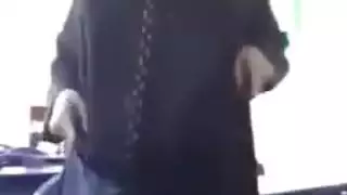 فتاة هاوية تستمني وتئن خلال نشوة جنسية شديدة