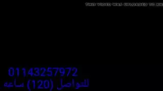 لبوة مصرية تتعرض لضربات قوية من رجل متحول في شقته، ساقيها مرفوعتين، قضيبه السميك يمتد بها