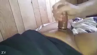ملكة قضيب المتحولين تطلب العبادة من العبيد الذكور الموشومين والأصلع