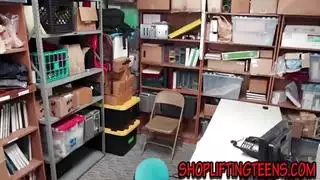 أميرة عربية تأخذ السائل العربي في فمها