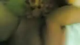 تصرخ من دخول زبره