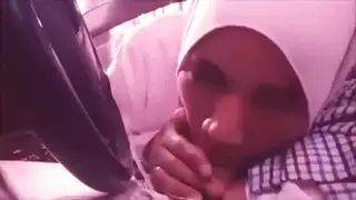 محجبة تمص الديك حتى القذف الإباحية