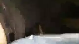 مباراة إكس إكس إكس في القفص: الفتاة السكرانة تأخذ الزب