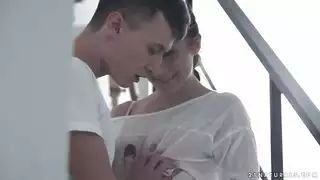 كس صغير وضيق اغتصاب