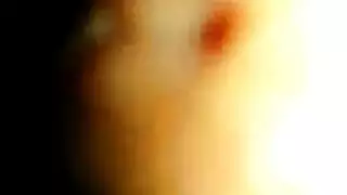 امرأة سمراء مملوءة تتعرض للجماع بعنف من رجل عشوائي