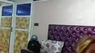 شيخ ينيك مراهقة حتى يخرج منها ماء