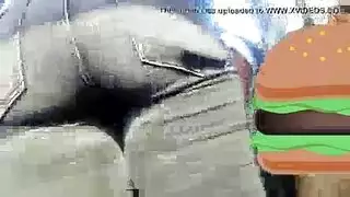 فتاة ذات مؤخرة كبيرة تأخذ جنساً قاسياً وقذفاً على الوجه