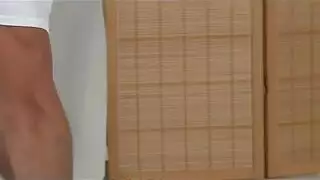 مراهقة معدمة تأخذ قضيبًا قاسيًا