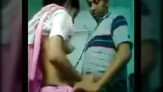 بورن هاردكور: فتاة كهربائية تمارس الجنس مع نفسها بحزام جلدي