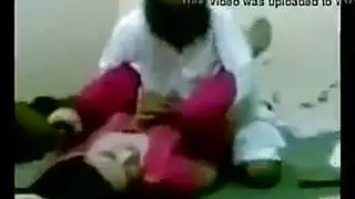 شيخ سعودي ينيك امرأة سعوديةمحجبة و منقبة
