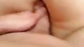 ينك صحبته اخته