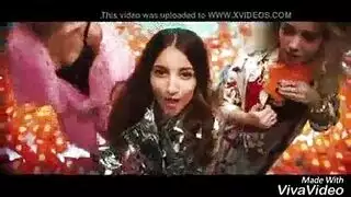 نجمات إباحية إبنوس شابات يختنقن على قضبان صلبة سميكة