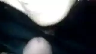 شرموطة مصرية تتناك بس مكسوفة تتصور