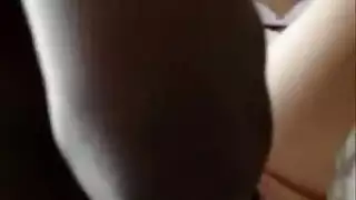 قضيب أسود كبير يسيطر على مهبل حليبي في مشهد إباحي مكثف