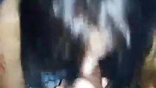 مزة لاتينية ساخنة بزازها كبيرة ترضع حلماتها لصاحبها الشاب الملتحي