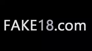 عميل غبي يحصل على مص لقضيبه من الوكيل