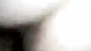 إباحية صريحة خارجية: عاهرة كلية تُمسمر على العشب