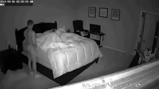 انفجار النشوة المكتبية: تلطيخ الملابس المهنية بالحيوانات المنوية