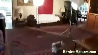 جنس شاطئي حار مع فتاة مذهلة ترتدي البيكيني