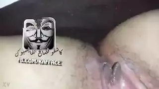 فتاة شرق أوسطية تمارس العادة السرية بإثارة شديدة