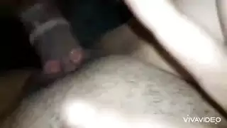 فتاة فارسية محمية تركب في فيلم إباحي بالسيارة