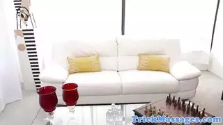 الجمال العربي الغريب يُمارس معه جنس عنيف في صالون تدليك