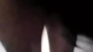 فتاة خليجية عربية ساخنة تأخذ قضيبًا كبيرًا في مشهد إباحي