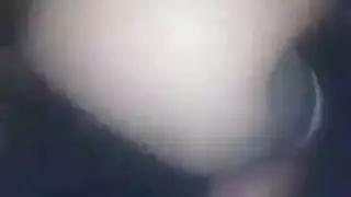 حفلة جنس جماعي في النادي: مداعبة مهبلية سحاقية وإدخال الأصابع