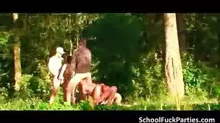 من علاقة مراهقة عابرة إلى حفلة جنس جماعي إباحية بالكامل