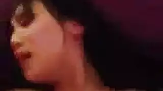 حفلة جنس رباعية: شابان مثاران وفتاتان عاهرتان يهيجون