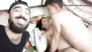 شاب عربي يصور مشهد بورنو صريح لزوجته