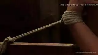 حركة فندقية صريحة: روكسي ديفيل تتوسل للمزيد من القضيب