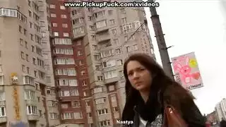 صفقة في الخارج: شراء فرج فتاة أوروبية