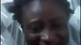 الفتى الخجول يحصل على فتحته الضيقة مدمرة بقضيب أسود كبير