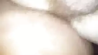 هذه الفتيات الجامحات تفضل الجنس الخشن في غرفة المعيشة على الرقص