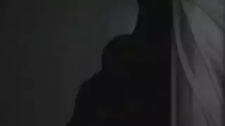 سكس ليلي: هاوي يأخذ مؤخرتها السمراء بقوة