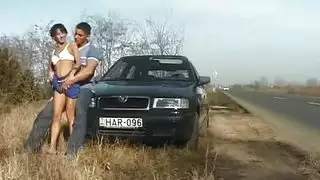 مص في المركبة: نكاح الحلق وابتلاع الحمولة