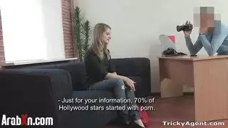 فتاة سلافية شابة تأخذ مالاً مقابل جنس صريح