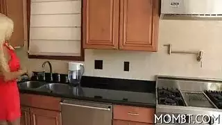 مصري ينيك امه الل