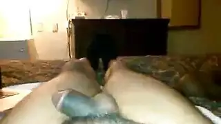 بائعة هوى تؤدي جنس فموي وتبول في العلن