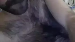 مضاجعة ما قبل الدش: رجل ملتحي وسيم يملأ الشقراء في المكتب